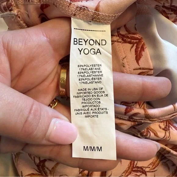 Beyond Yoga Slim Racerback Crop Tank, M - Picture 4 of 6